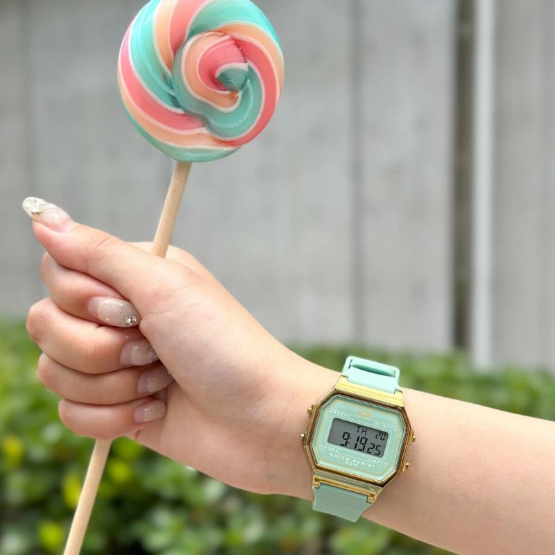 腕時計　アイスウォッチ　グリーン　男女兼用サイズ アイスウォッチ ICE-WATCH デジタル 腕時計 メンズ レディース