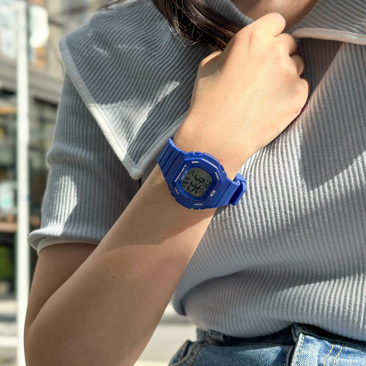 アイスデジットウルトラ　ダークブルー　スモール　着用画像